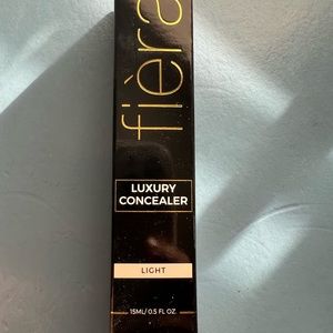 Fiera Luxury Concealer- shade LIGHT - NEW IN BOX